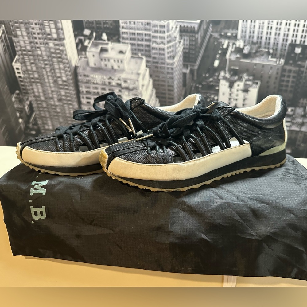 L.A.M.B. Bennie Sneakers, size 10